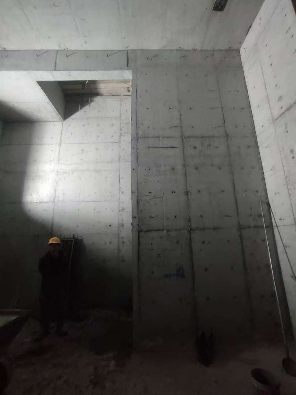 黄梅墙上开槽钢筋断了有影响吗